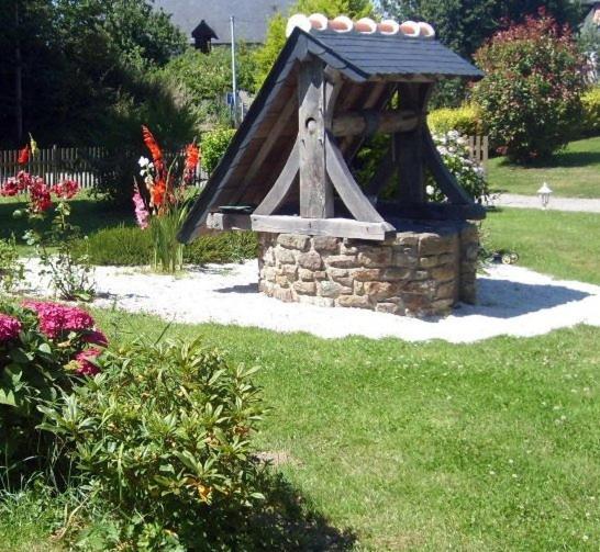 Domaine De La Basse Orme Bed and Breakfast Les Iffs Exteriör bild