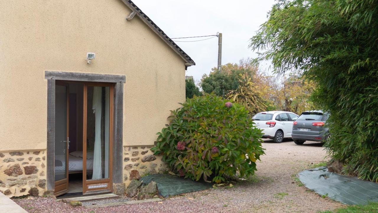Domaine De La Basse Orme Bed and Breakfast Les Iffs Exteriör bild
