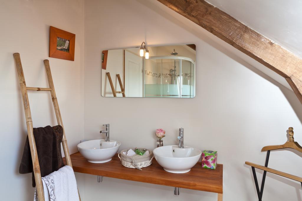 Domaine De La Basse Orme Bed and Breakfast Les Iffs Rum bild