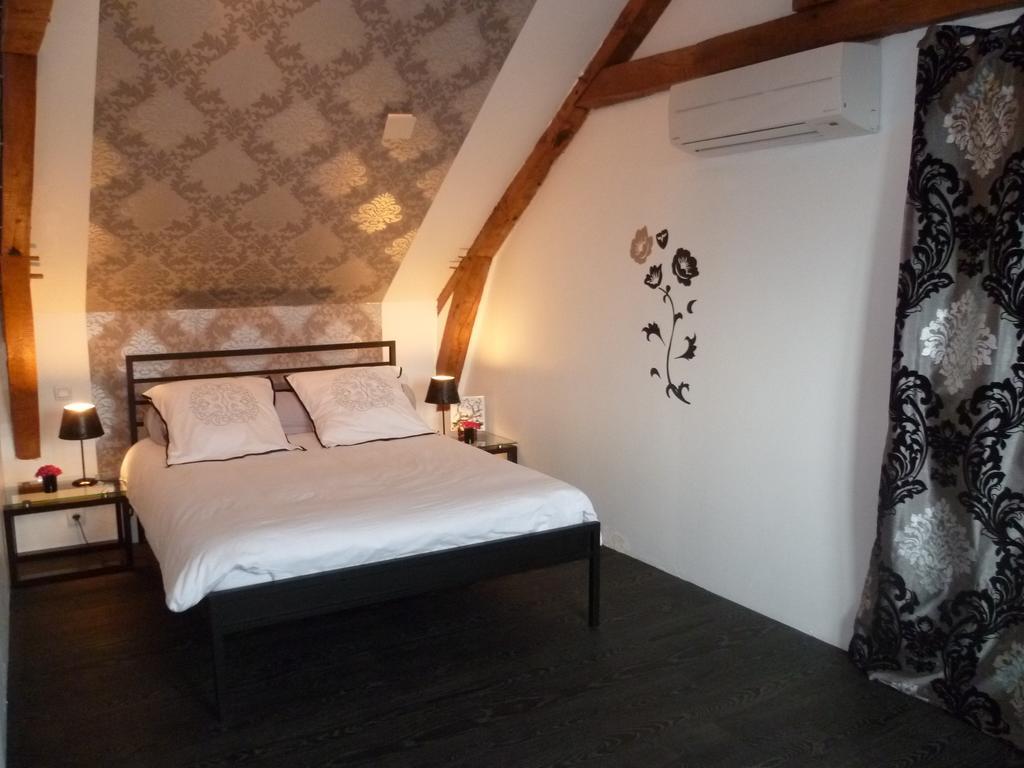 Domaine De La Basse Orme Bed and Breakfast Les Iffs Rum bild